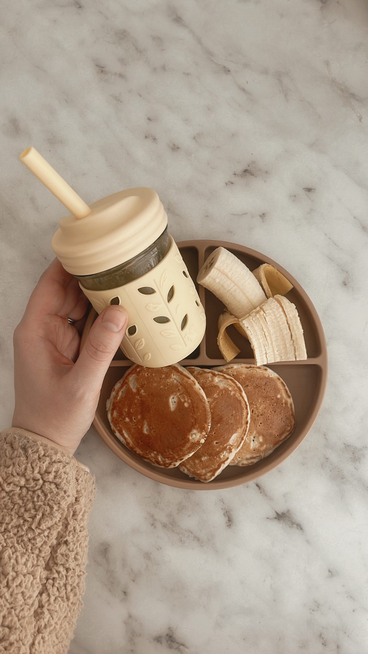 Make ahead breakfasts are the 🔑 to making busy mornings with your toddler quick… and it’s a lot easier than you think! 

First, follow me for more healthy toddler meals. 

Next, I know what you’re probably thinking, “I don’t want to do a bunch of meal prep” but what if I told you these recipes take less than 20 minutes to make and freeze/reheat so easily you can create a whole freezer pantry full of grab and go options?! 

Comment “EASY” if you’re ready to start making toddler feeding easier. I’ll send you the link to my recipe collection that includes all my toddlers homemade favourites:

🥞 pancakes 
🥯 high protein bagels 
🍌 muffins 
🧇 waffles 
🍞 cinnamon French toast