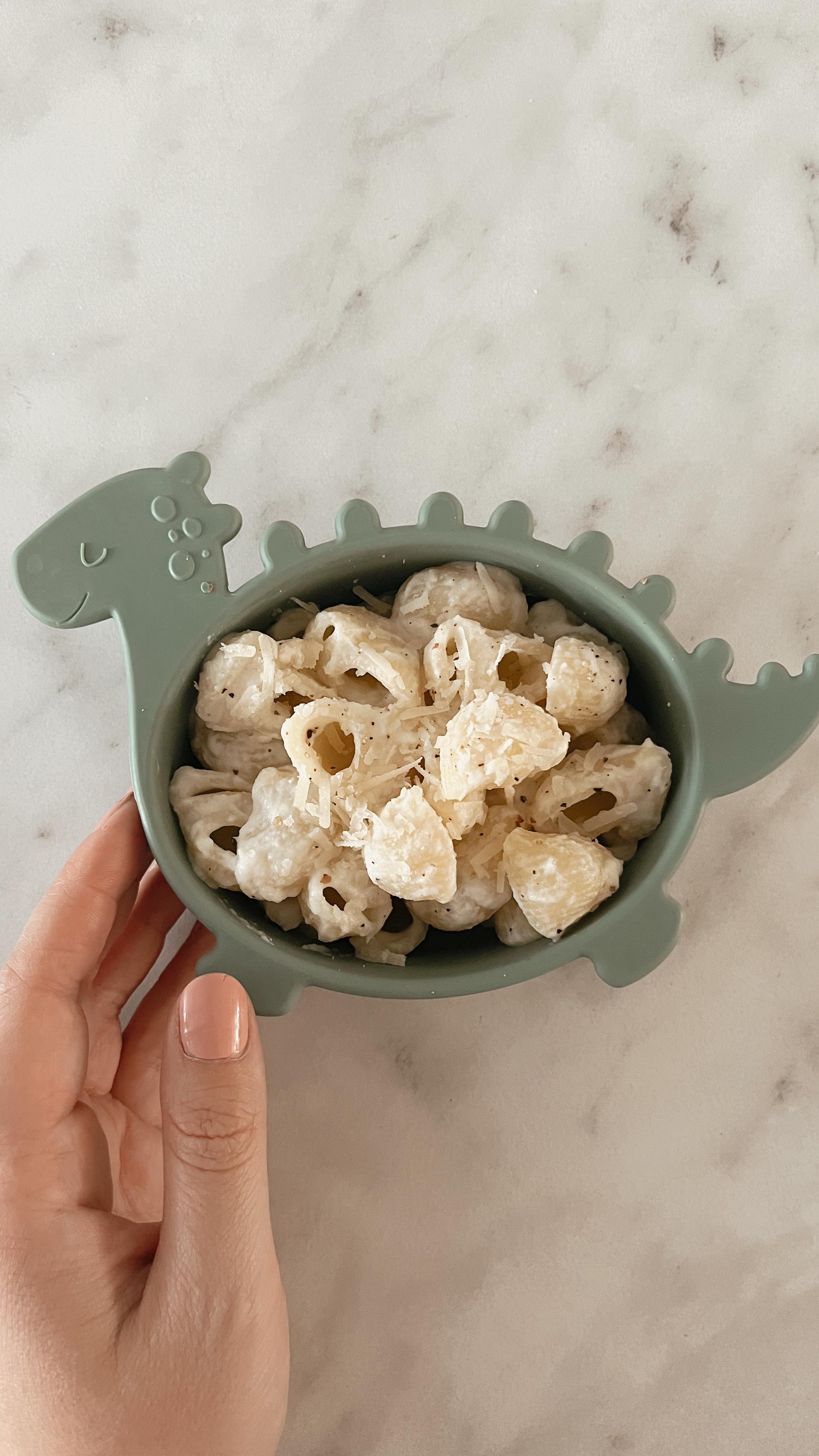 If my toddler loved carbs but I wanted to boost their nutrition I would serve them this..

First, hit that follow button if you want to see more EASY healthy toddler meals! 

✔️My toddlers favourite creamy pasta (made with hidden veggies) served with either salmon or chicken and topped with fresh raw Parmesan cheese! A full meal that offers carbs, fat, and protein. 

And if you’re a toddler mom who feels like “please just tell me what to feed my toddler that offers nutrition but still looks like something they want to eat”, I got you. 

Comment “MEAL PLAN” and I’ll send you the 🔗 to my Little Eats Made Easy 21 day meal plan created by a professional who’s  supported over 1000+ moms in serving healthy meals their toddlers actually eat. 

🌿Tons of recipes in the meal plan, including this pasta sauce.