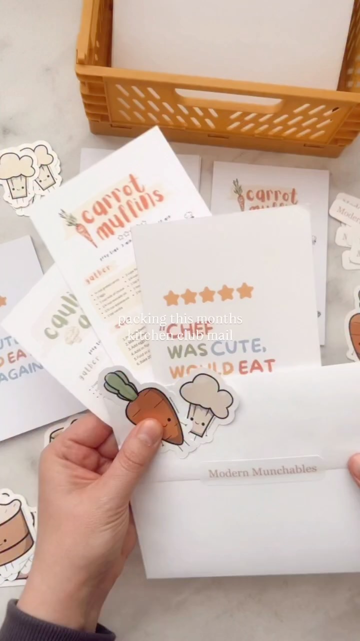 April munchable mail 🐌💌🍴

This month: Collectible recipe cards, stickers & kitchen print! 

✔️Sign up for next month @ the link in my bio or comment “MEMBER”